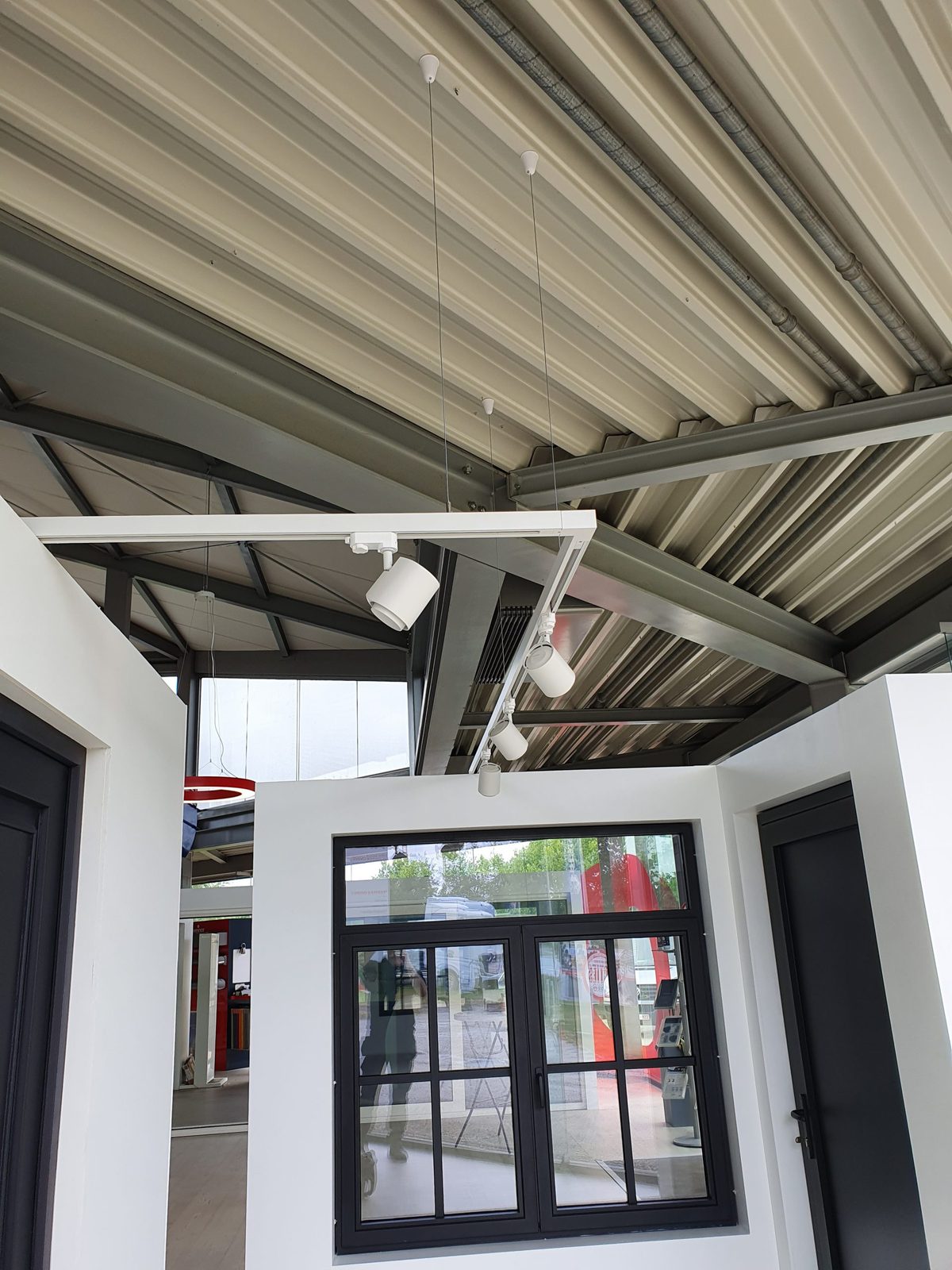 Afwerking schakelmateriaal in Affligem
